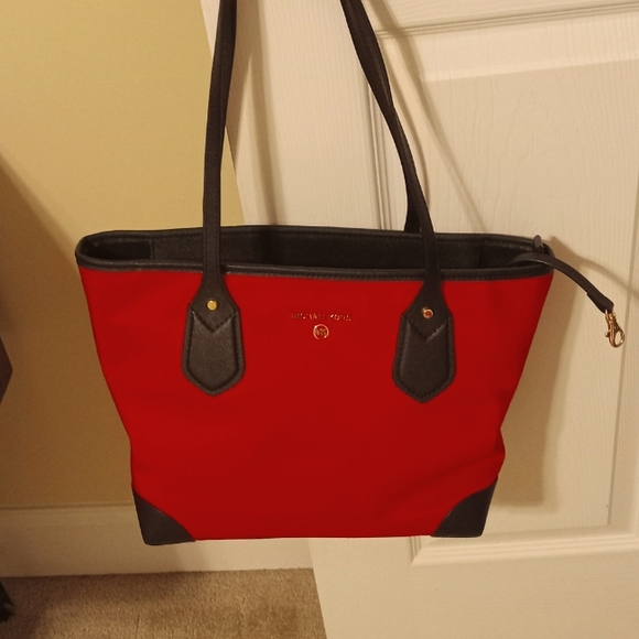 Michael kors handbag - Picture 1 of 5
